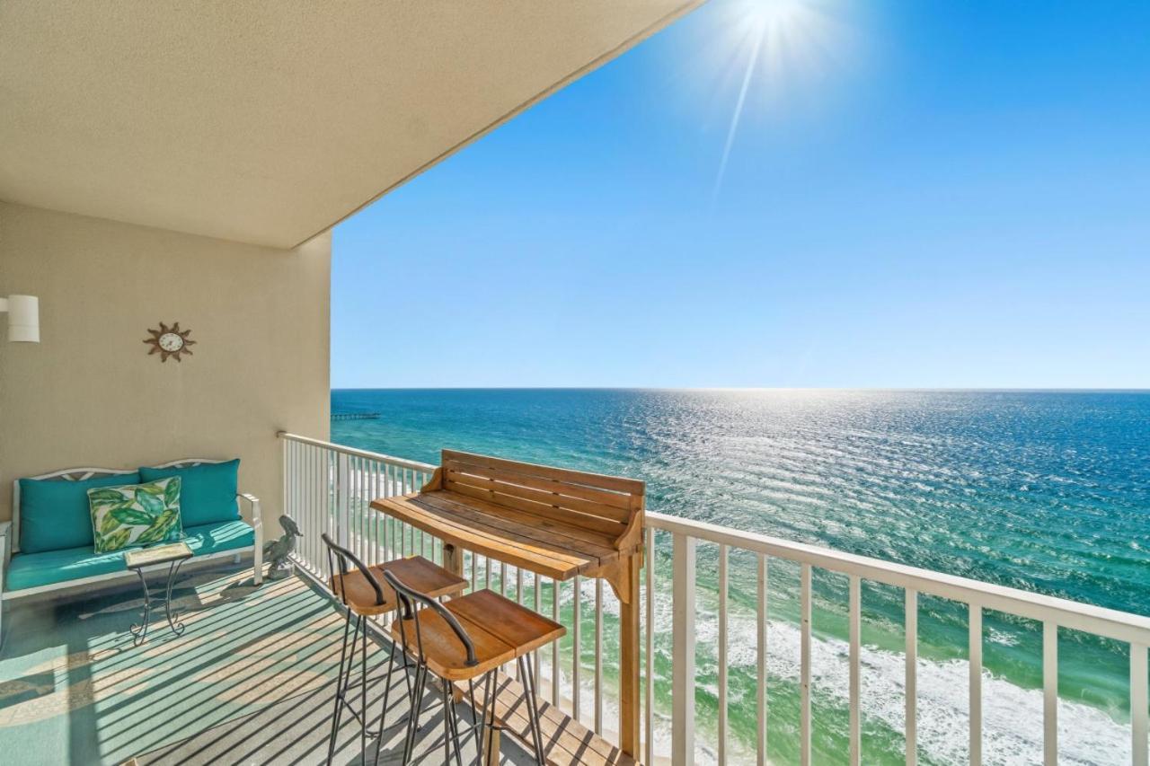 Stunning Beachfront Condo, Walk To Pier Park,pools Holiday home